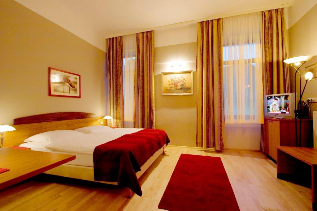 Hotel Garni - Gasthof Pillgrab Sankt Valentin Luaran gambar